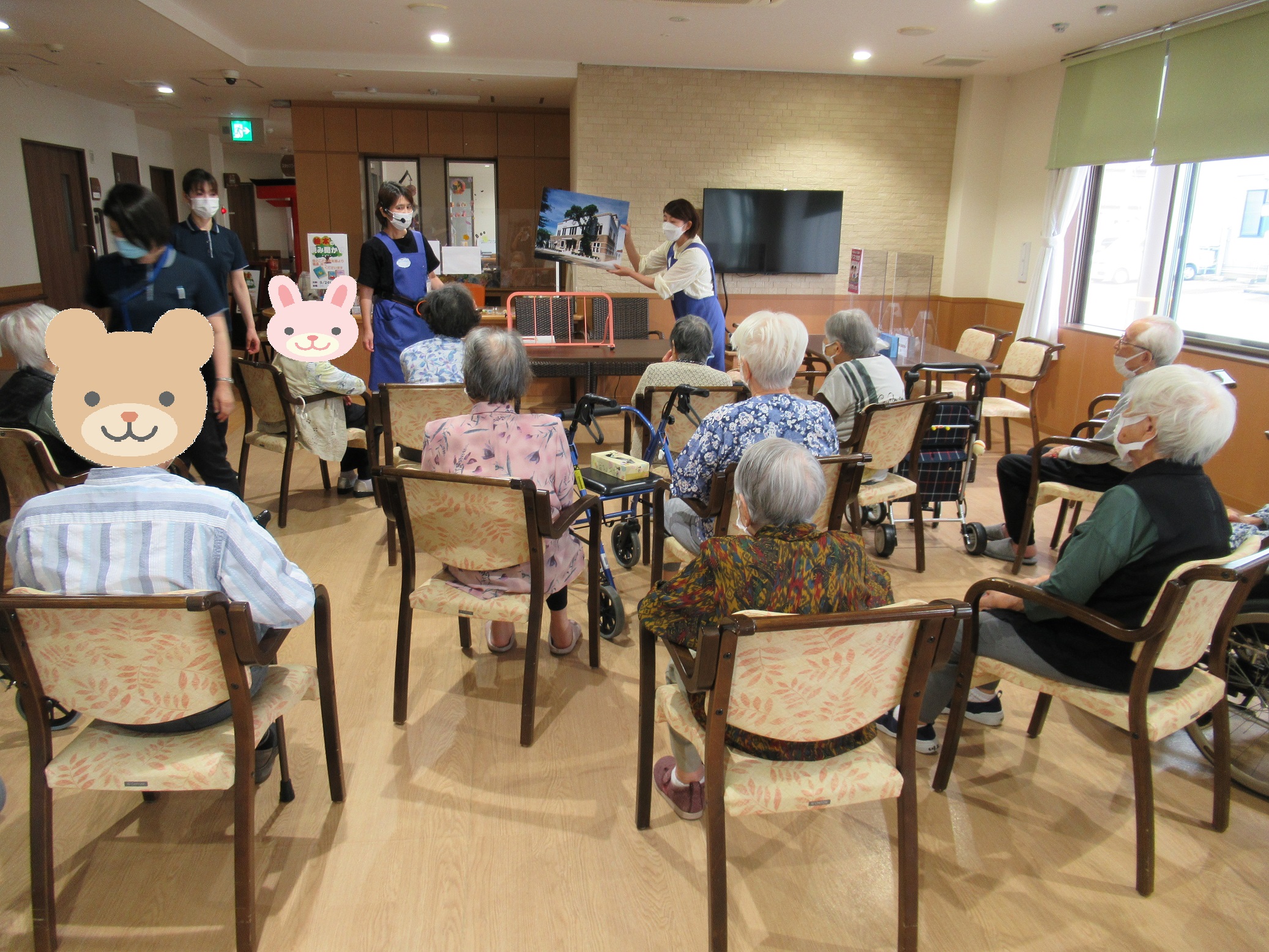 小松市役所近くにある絵本館の写真